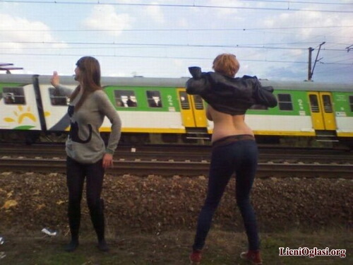 devojke_se_zabavljaju_044.jpg