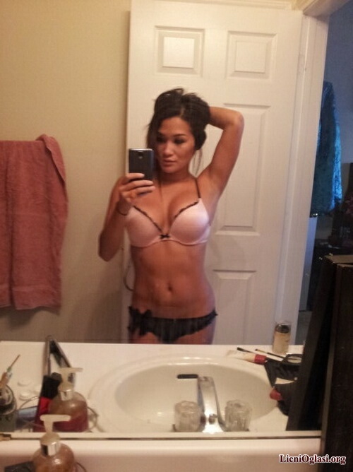 seksi_ribe_iza_ogledala_026.jpg
